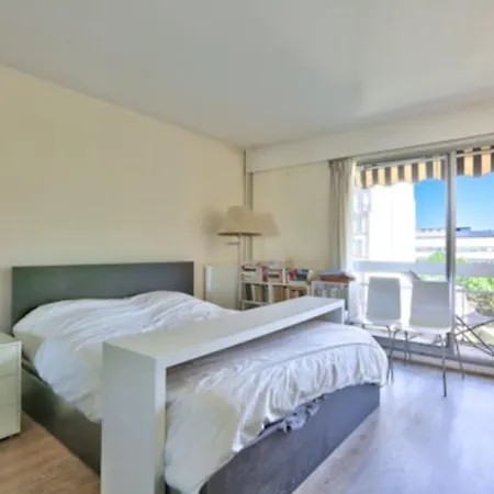 Rare Pearl With Balcony In Apartment