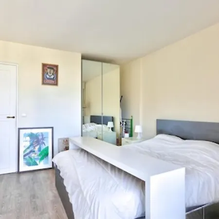 Rare Pearl With Balcony In Apartment Paris