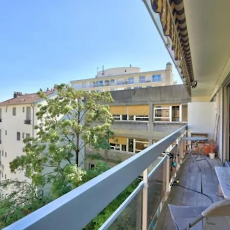 Rare Pearl With Balcony In Paris